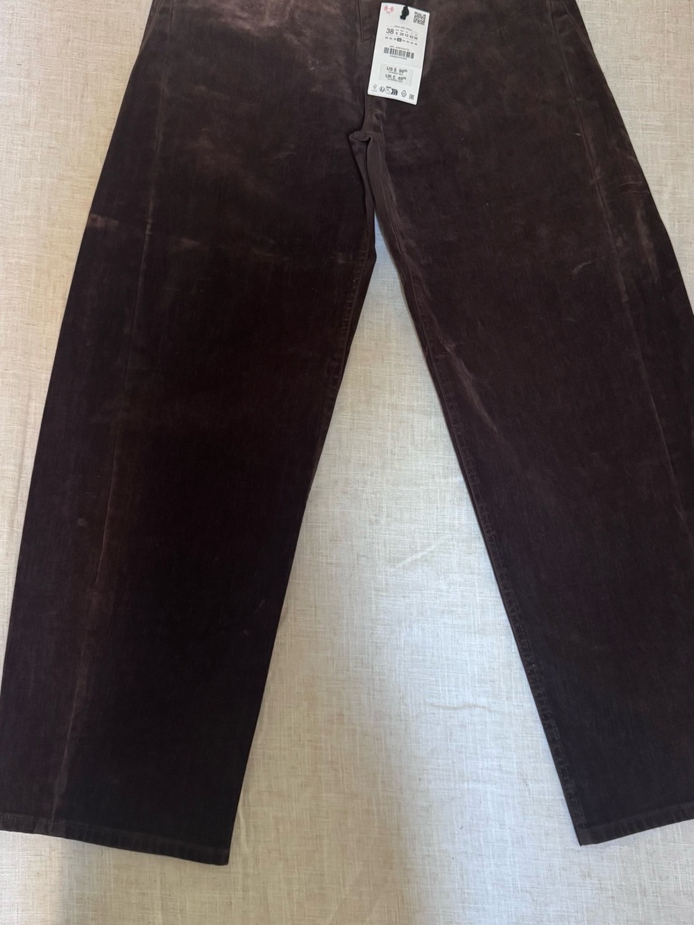 Zara Women's Corduroy Pants in Dark Brown